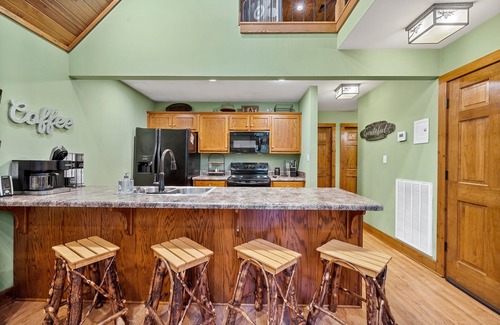 Cub Run Cabin | Charming Lakefront Cabin with Breakfast in Mammoth Cave