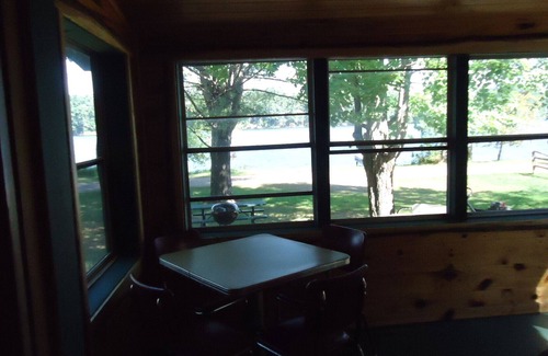 Hayward Resort | Inviting Lakefront Cabin with Pool and Breakfast Included
