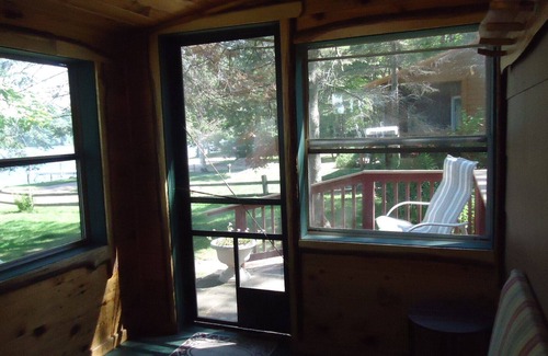 Hayward Resort | Inviting Lakefront Cabin with Pool and Breakfast Included