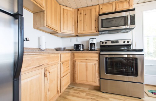 Jeddo House | Charming Lakefront Cottage with Spectacular Views of Huron