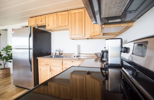 Jeddo House | Charming Lakefront Cottage with Spectacular Views of Huron