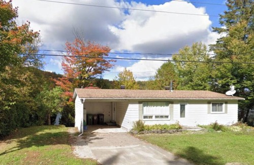 Amherst House | Serene Lakefront Cottage - Perfect Family Getaway Near Tremblant