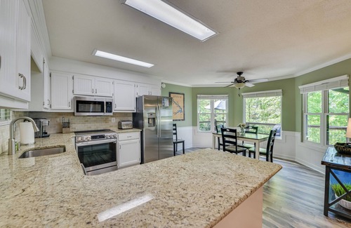 Modoc Shores House | Relaxing Lakefront Retreat with Boat Dock and Ocean Views