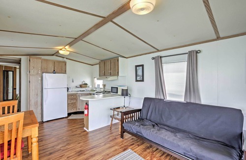 Silver Springs Cabin | Inviting Lakefront Retreat in Ocala with Deck & Kitchen