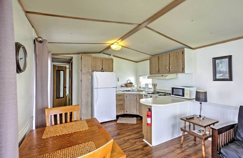 Silver Springs Cabin | Inviting Lakefront Retreat in Ocala with Deck & Kitchen