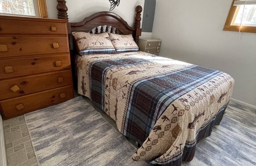 Hale Cottage | Relaxing Lakefront Hilltop Cottage with Pet-Friendly Charm