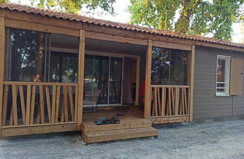 Labouheyre Ski Chalet | Cozy Chalet Labouheyre: Family-Friendly Retreat with Pool