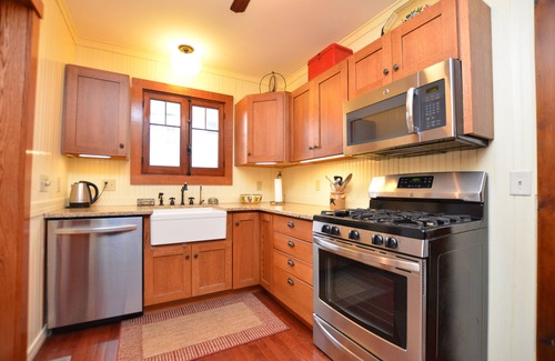 Hammondsport Cottage | Tranquil Lakeside Cottage with Breathtaking Views & Pool