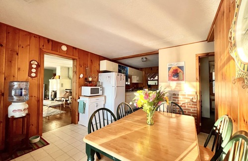 Readfield Cabin | Pet-Friendly Lakeside Cottage in Beautiful Readfield, ME
