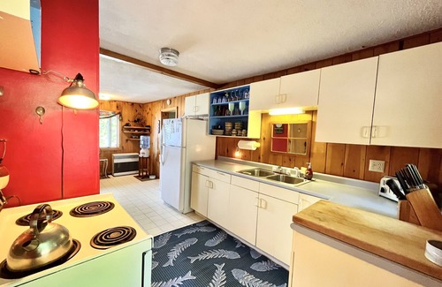 Readfield Cabin | Pet-Friendly Lakeside Cottage in Beautiful Readfield, ME