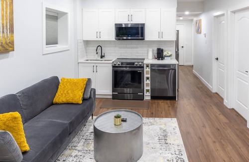 Northwest Calgary Apartment | Relaxing Lakeview Guest Suite with Spa and Hot Tub