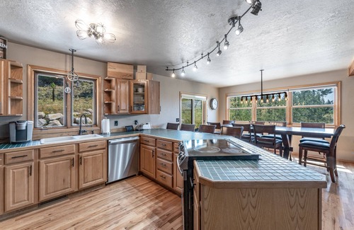 Polaris House | Inviting Cabin with Hot Tub, Skiing & Trails Nearby
