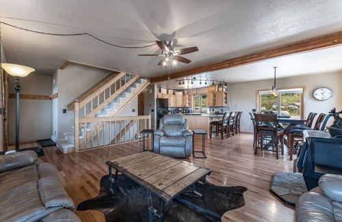 Polaris House | Inviting Cabin with Hot Tub, Skiing & Trails Nearby