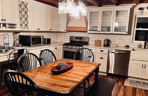 Lake George Cabin | Cozy Lakeside Retreat Near West & Lake George - 10/10 Rated