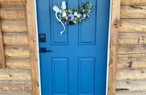 Red Lodge Cabin | Pet-Friendly Lazy Dog Cabin - Guest Rated 10/10 Stay