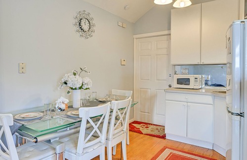Levittown Apartment | Welcoming Levittown Apartment with Full Kitchen & Spa