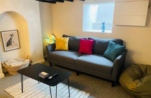 Lewes House | Pet-Friendly Cozy Town House for Your Perfect Getaway