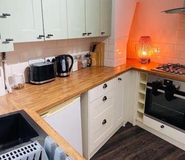 Lewes House | Pet-Friendly Cozy Town House for Your Perfect Getaway