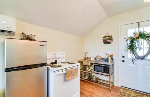 Sharon Grove Apartment | Inviting Lewisburg Retreat with Deck and Lake Access