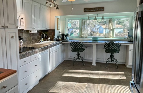 Grimstead House | Charming Home on Gwynn's Island Near Chesapeake Bay Beach