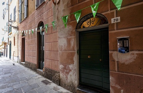 Camogli Apartment | Charming Retreat in Camogli with Breakfast & Pet-Friendly Perks