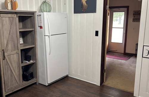 Lowder House | Charming Town House with Country View & Family Amenities
