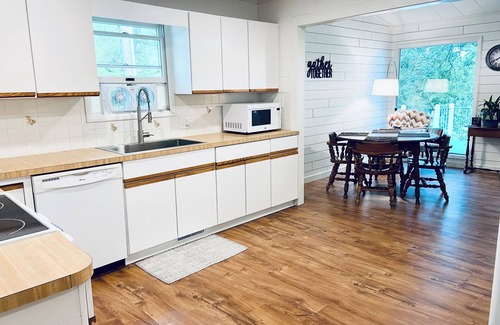 Vandalia Cottage | Idyllic Lake Cottage Retreat with Pool and Ocean Views