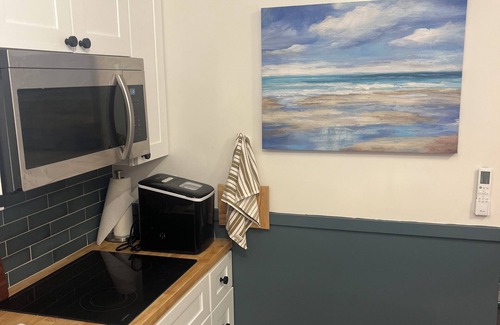 Arcadia Historic District Apartment | Charming Paradise Retreat: Pet-Friendly & Family Welcoming