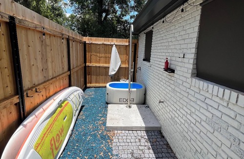 Arcadia Historic District Apartment | Charming Paradise Retreat: Pet-Friendly & Family Welcoming