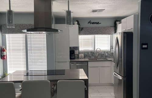Tanglewood Condo | Charming Retreat 15 Minutes from the Strip with Spa & Hot Tub