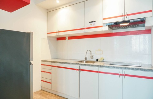 Cipulir Apartment | Inviting 1BR at Pakubuwono Terrace with Pool & Kitchen