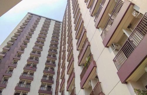 Depok Apartment | Inviting Minimalist Studio Dave Apartment for Your Stay