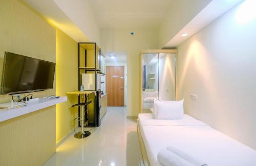 Pondokcina Apartment | Cozy Living Studio Room at Evenciio Margonda Apartment By Travelio
