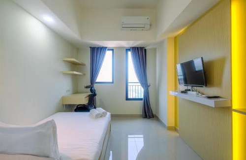 Pondokcina Apartment | Cozy Living Studio Room at Evenciio Margonda Apartment By Travelio
