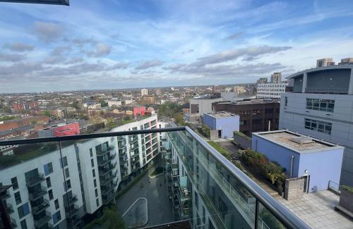 Fairfield Apartment | Inviting Stay with Balcony View - Guest Rated 10/10