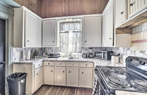 Livingston House | Inviting Livingston House: Pet Friendly with Yard & Patio