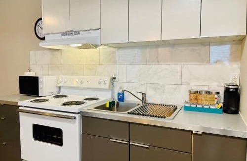 Midtown Apartment | Ideal Midtown Getaway - Rated 10/10 by Guests!