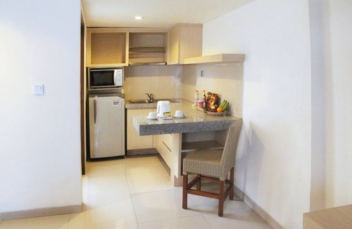 Denpasar Barat Apartment | Inviting Loft Apartment with Ocean View in Legian