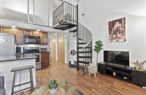 Newbold Condo | Inviting Loft with Free Gym, Garden & Wifi in Central Location