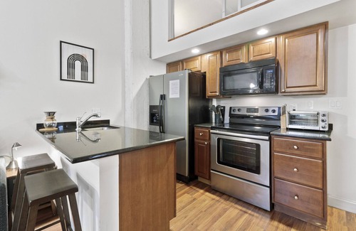 Newbold Condo | Inviting Loft with Free Gym, Garden & Wifi in Central Location