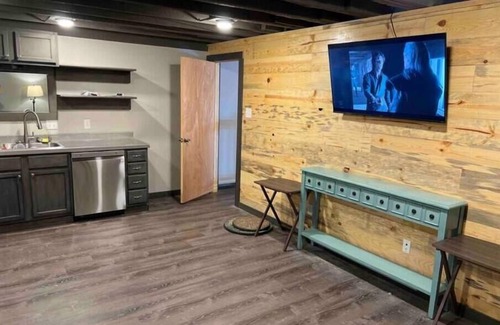 Monroe Condo | Charming Loft Retreat in Downtown West Monroe, LA