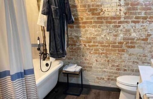 Monroe Condo | Charming Loft Retreat in Downtown West Monroe, LA