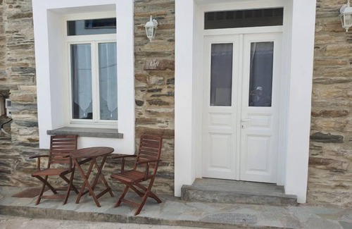 Paleopolis Apartment | Charming Andros Loft Steps from the Beach with Ocean Views