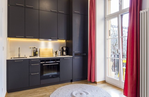 Kreuzberg Apartment | Inviting Loft Retreat in Historic Villa with Spa & Breakfast