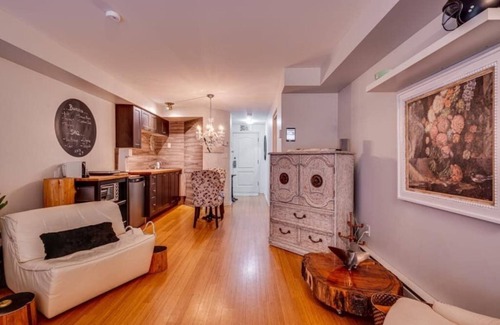 Piedmont Apartment | Cozy Loft in the Heart of St-Sauveur Village!