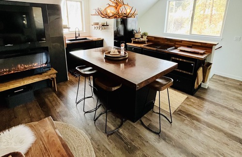 Hayden House | Exceptional Lakefront Loft Near Silverwood & Coeur d'Alene