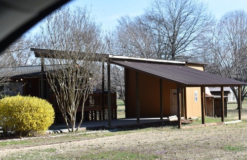 Lowesville House | Charming Log Cabin Retreat with RV/Boat Storage & Pet-Friendly