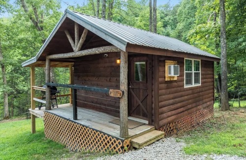 Primrose Cabin | Cozy Little Dipper: Unique Log Cabin in Red River Gorge