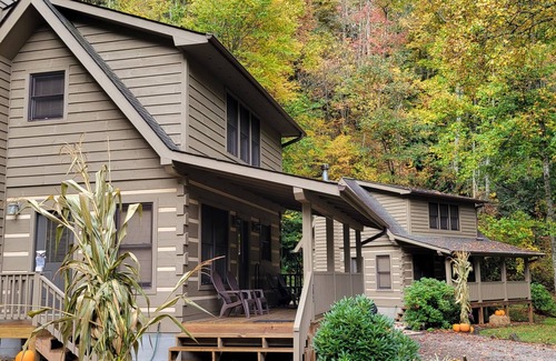 Canton Cabin | Inviting Log Cabin Retreat in Waynesville, Smoky Mountains