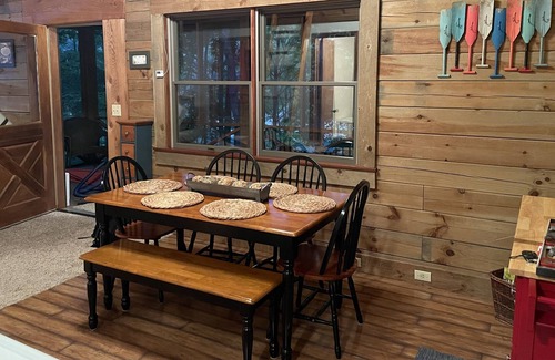 Big Creek Cabin | Charming Log Cabin Retreat on Norris Lake with Kayaks